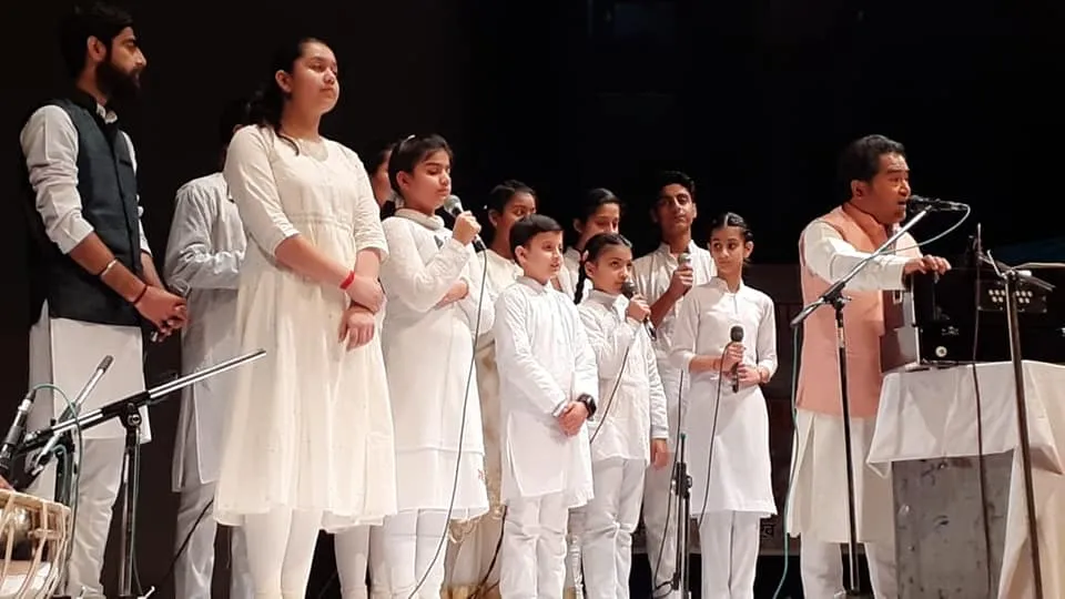 Assi Chai Koni Awaz